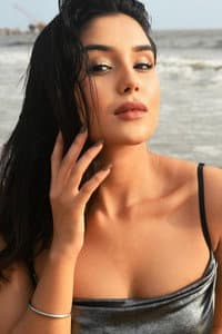 Saloni Sandhu in Poos Ki Ek Raat