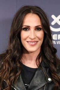 Malú in Alejandro Sanz: La musica no se toca (En vivo)