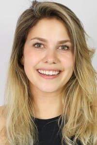 Thaís Müller in Temos Vagas