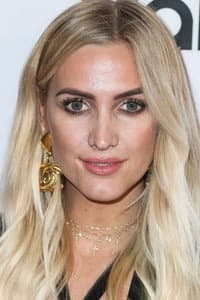 Ashlee Simpson in Nick & Jessica's Family Christmas