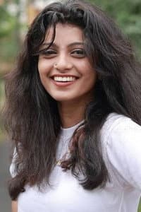 Shruthi Rajanikanth in Queen Elizabeth