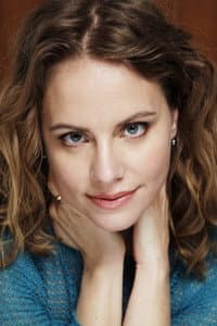 Julia Fischer in Cristian Măcelaru & Julia Fischer Brahms, Debussy and Barraine