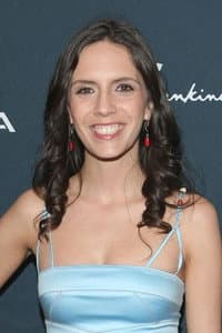 Paola Mendoza in Entre Nos