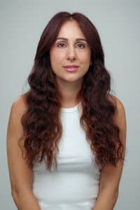 Sabrina Rodriguez in Cantos Escuros 2: A Madição de Safira