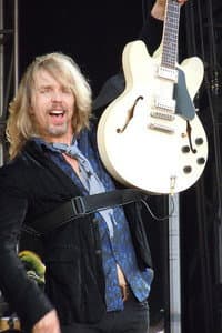 Tommy Shaw in Damn Yankees: Uprising Live!