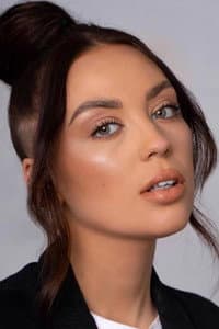 Lisa Mitrov in Freelance