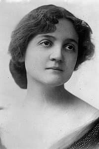 Willette Kershaw in Sporting Life