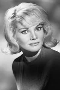 Diane Cilento in The Full Treatment