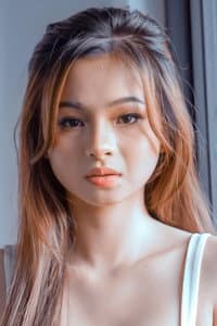 Angeli Khang in Eva