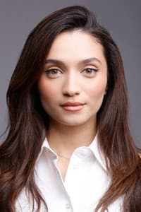 Salma Sairi in Lo que sostiene el cielo