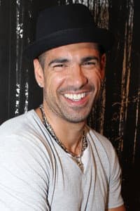 Pablo Cepeda in Carola: Sings Elvis & Barbra Streisand
