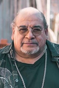 Roly Serrano in Los esclavos felices