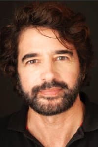 Carlos Vieira in Antes Que o Tempo Mude
