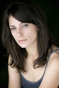 Sara Rivas in Manic