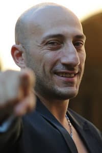 Omar Galanti in A View to a Gape 3