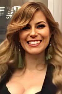 Esmeralda Cervantes in Dos policías con suerte 3