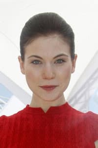 Nora Waldstätten in Carlos