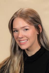 Lizzie Salata in Oscar's