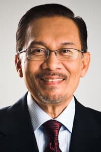 Anwar Ibrahim in Man on the Run