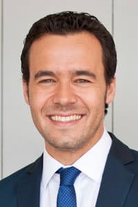 Eduardo de la Iglesia in La casa