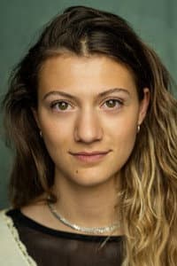 Mia Bennett in Kama