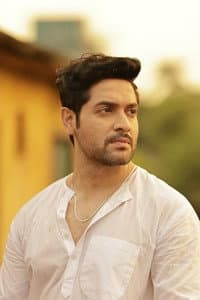 Vikram Chatterjee in Durey Thaka Kachher Manush