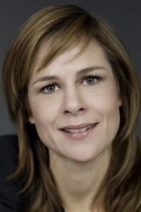 Signe Skov in Klassefesten 2: Begravelsen