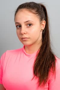 Celine Peña in Hay algo en la oscuridad