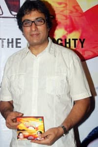 Talat Aziz in Kaagaz Ki Kashti
