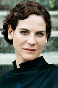 Bibiana Beglau in Unter dem Eis