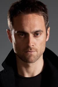 Stuart Townsend in Into the Deep