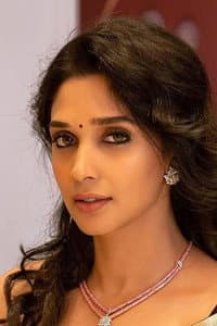 Nyla Usha in King of കൊത്ത