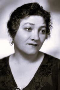 Vera Gordon in The Living Ghost