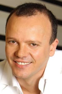Gigi D'Alessio in Il Re di Napoli - Storia e leggenda di Mario Merola