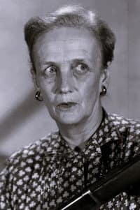 Olive Carey in The Sorrowful Shore