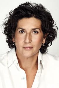 Elvira Mínguez in Lágrimas negras