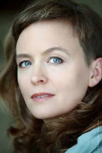 Delphine Lanza in Attention aux chiens