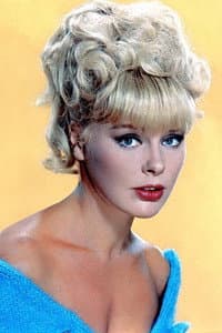 Elke Sommer in The Art of Love