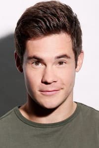 Adam Devine in De Flummels