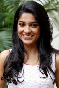 Archana Kavi in Gnana Kirukkan