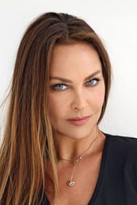 Hülya Avşar in Kaptan