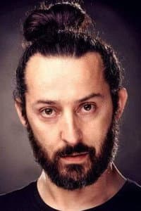 Şevket Çapkınoğlu in Kendinden Kaçak