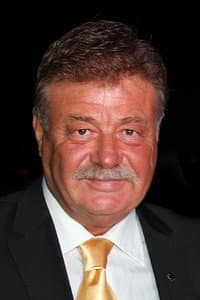 Nuri Alço in Baba