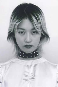 Elizabeth Tang in Girlfriends