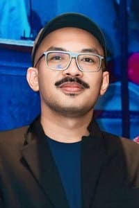 M. N. Qomaruddin in Wanita Ahli Neraka