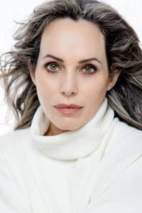 Kristin Minter in Dead in Love