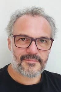 Ademir Emboava in Fragmentos de uma Metrópole