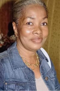 Annette Eyeang in Les couilles de l'éléphant