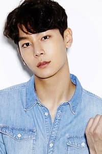 Lee Chul-woo in 6시간 후 너는 죽는다