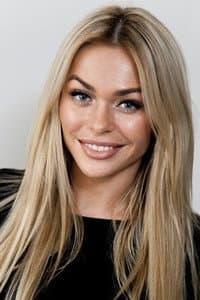 Anna Khilkevich in Папу маме заверни